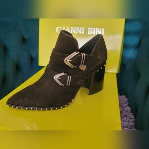Gianni Bini Decie style booties